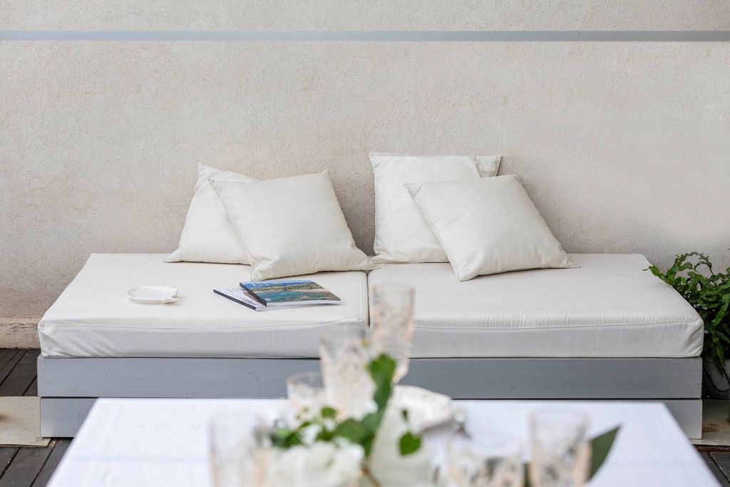 Property photo 1 of 34