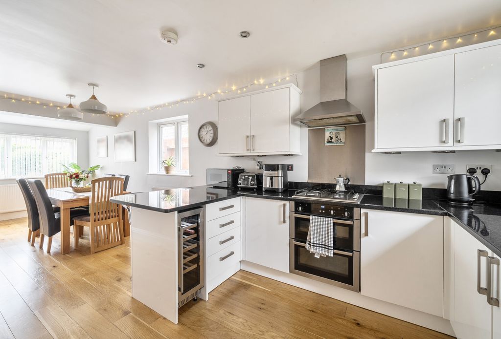 Property photo 3 of 17 1458515-12-6A0734...
