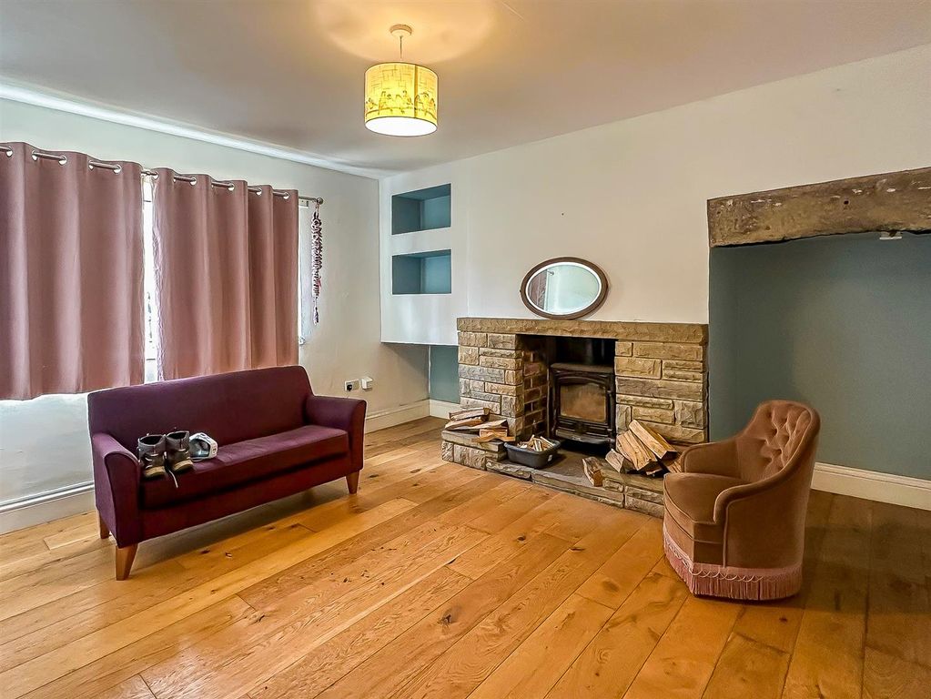 Property photo 2 of 10 Lounge