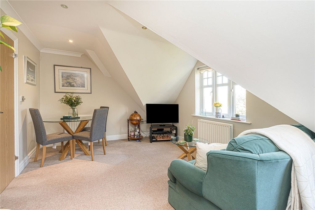 Property photo 2 of 12 Picture No. 17