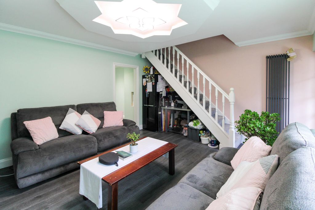 Property photo 1 of 12 Living Room