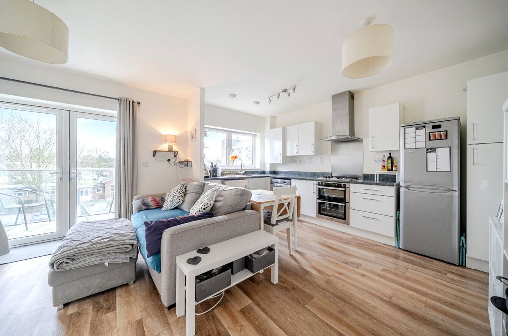 Property photo 1 of 11 1401916-3-698c62E...