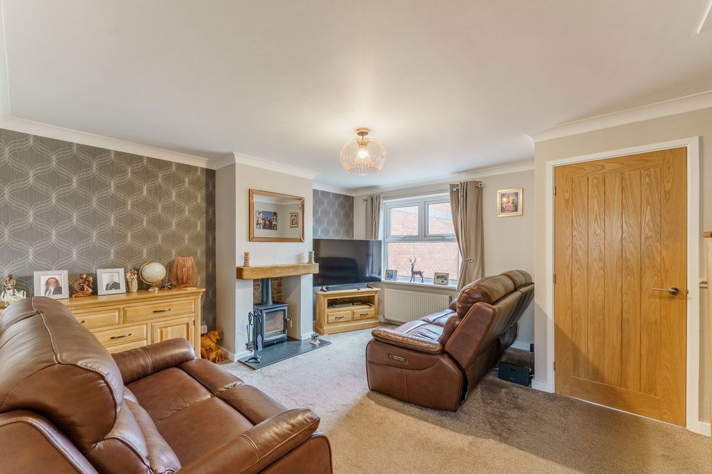 Property photo 2 of 23