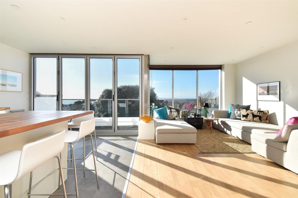 Property photo 1 of 27 Open Plan Living