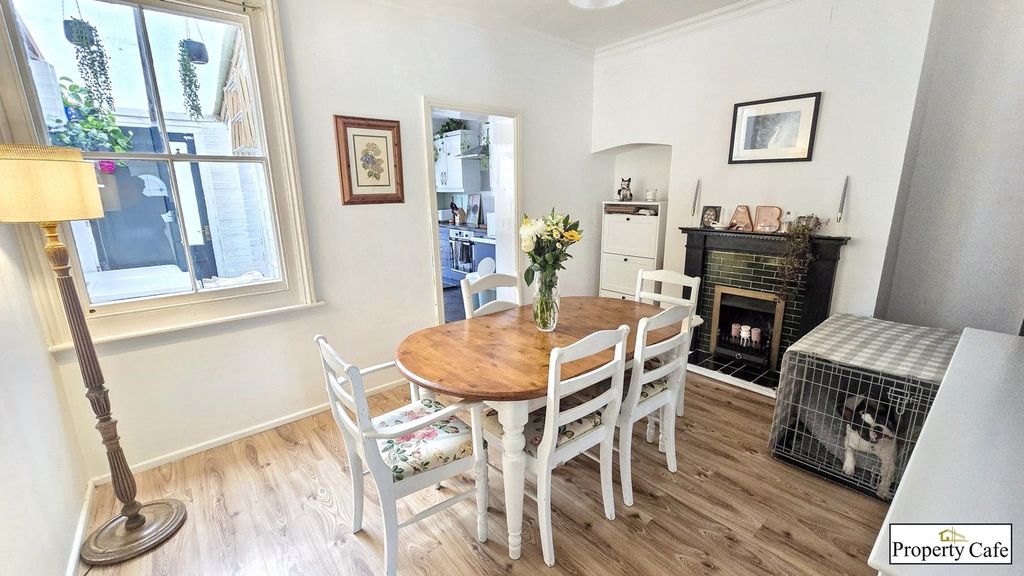 Property photo 3 of 14