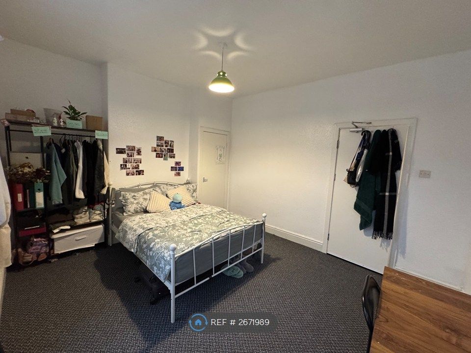 Property photo 2 of 15 Bedroom 1