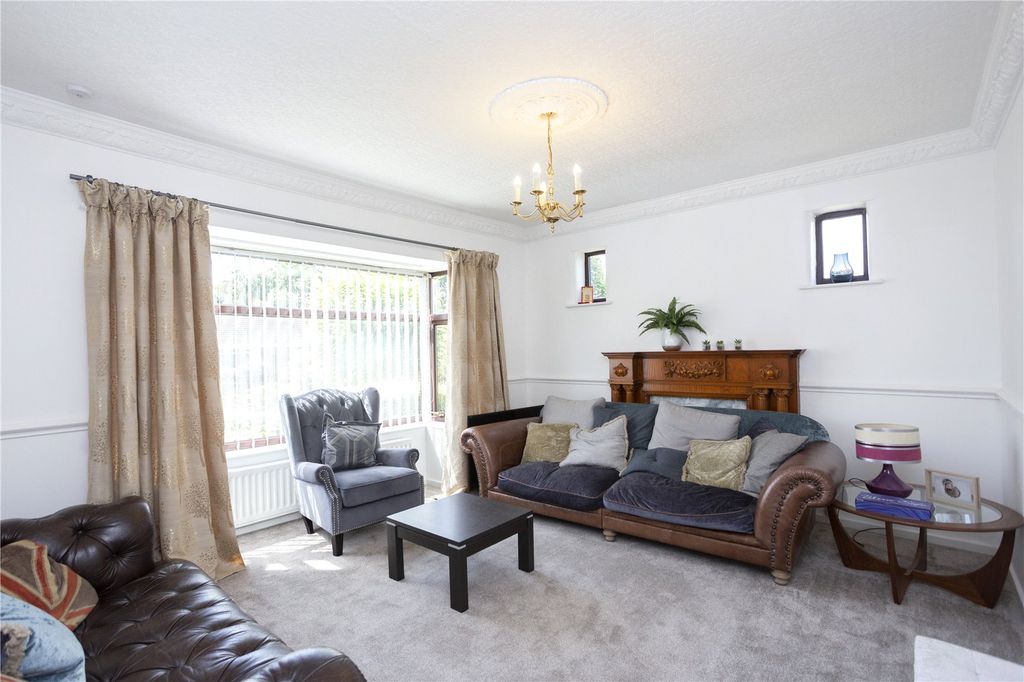 Property photo 2 of 17 Picture No. 23