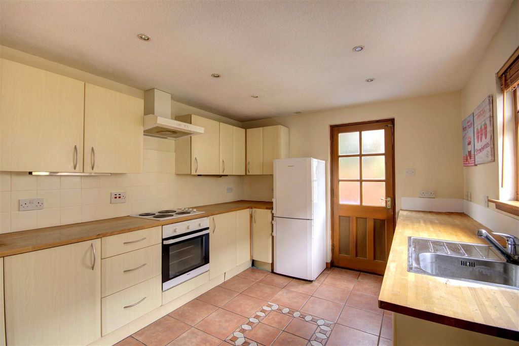 Property photo 3 of 16 Kitchen/Dining Room