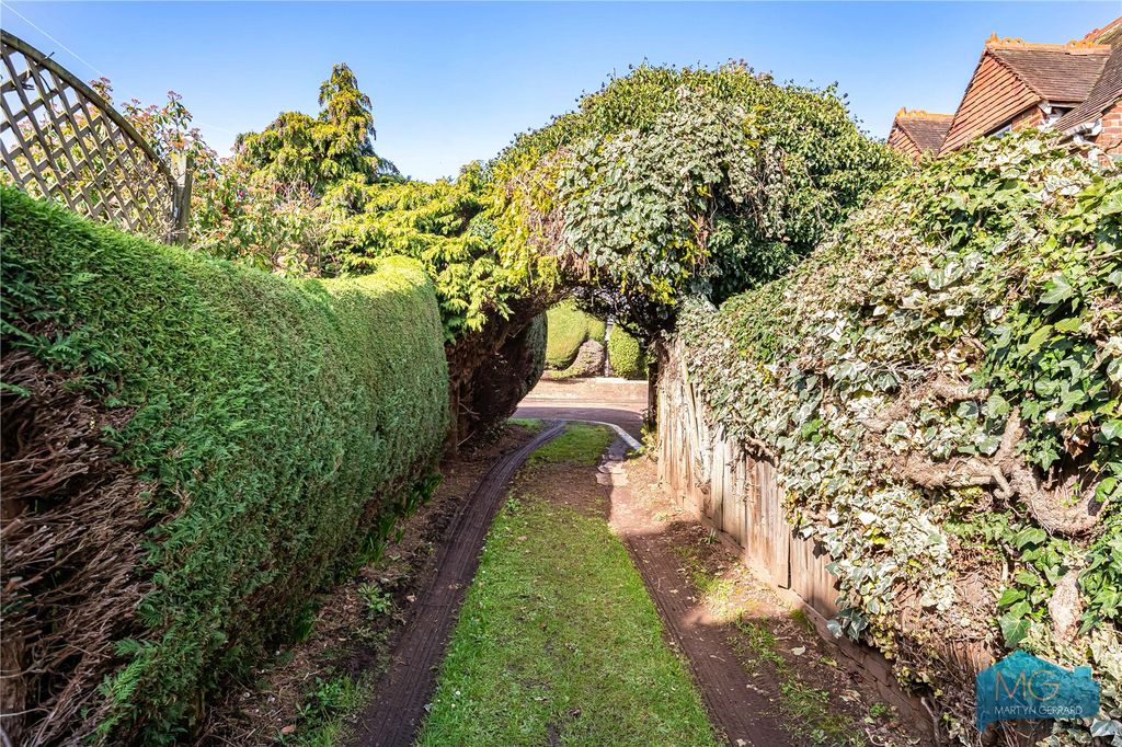 Property photo 2 of 34 Picture No. 23