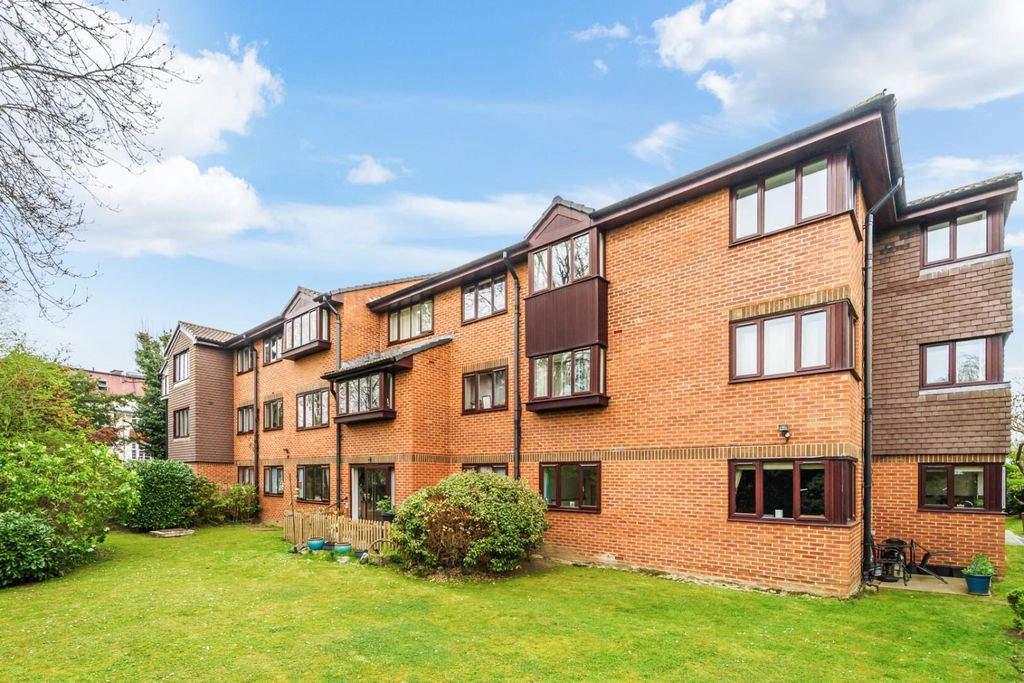 Property photo 1 of 12 Brook Court, Flat (12).Jpg