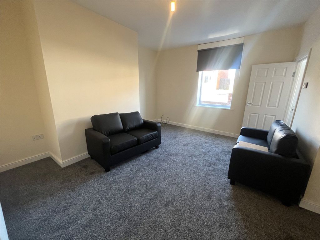 Property photo 2 of 10 Picture No. 17