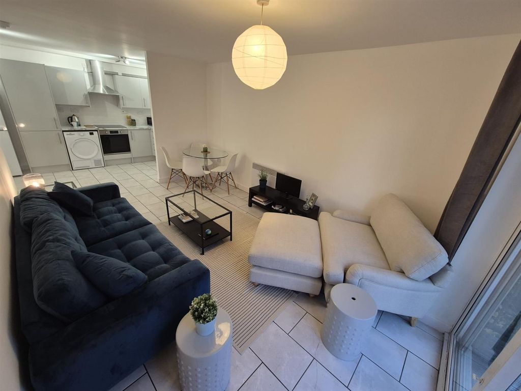 Property photo 2 of 15 Lounge Diner