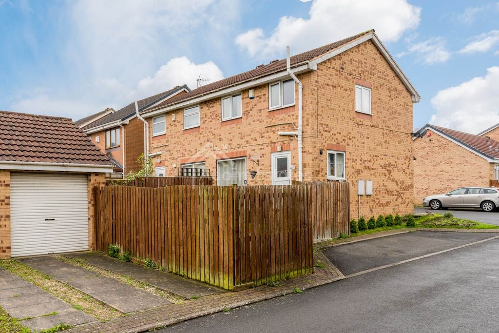 Property photo 2 of 14