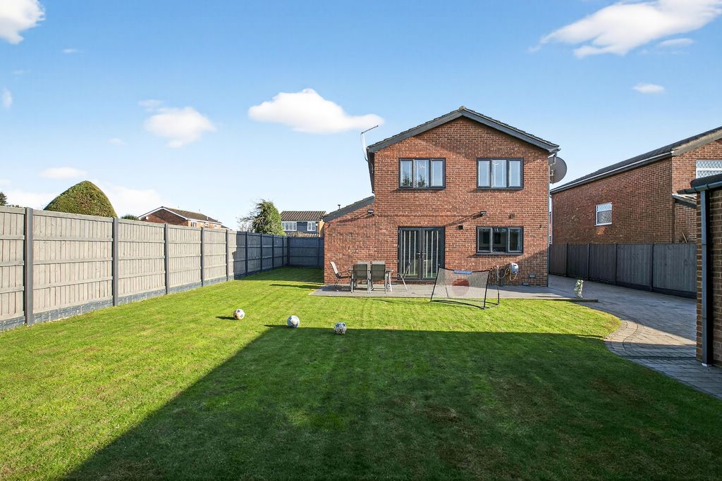 Property photo 2 of 30