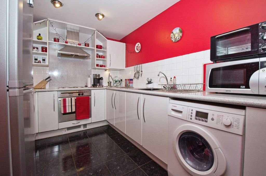 Property photo 3 of 15 Separate Kitchen