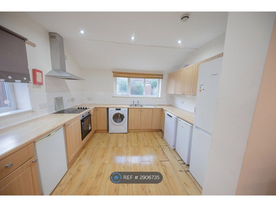Property photo 2 of 16 Kitchen