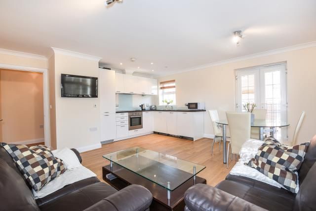 Property photo 1 of 8 Living Room