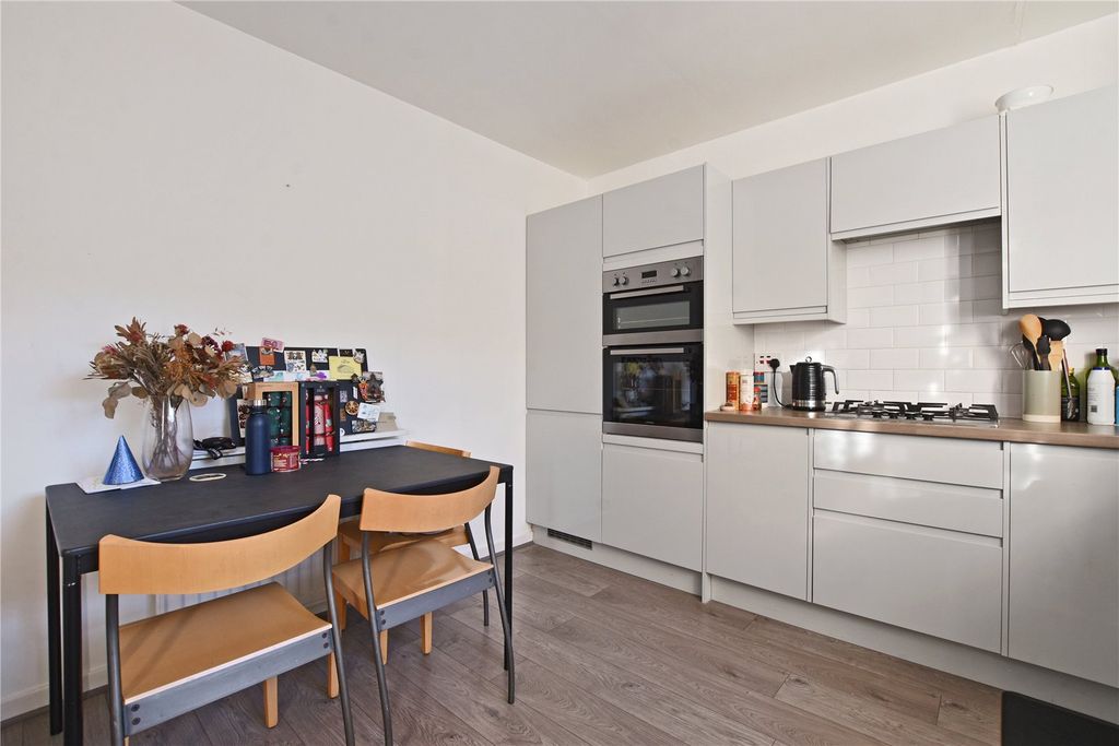 Property photo 2 of 11 Picture No. 33