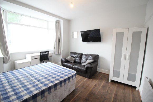 Property photo 3 of 9 9364051.Jpg