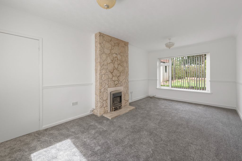 Property photo 2 of 25 4361012