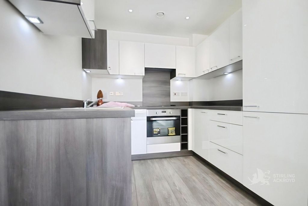 Property photo 1 of 7 Reception/Kitchen