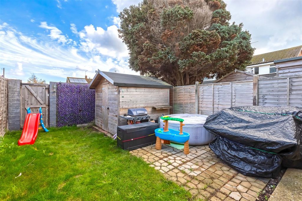 Property photo 3 of 13 Lychpole Walk_13.Jpg