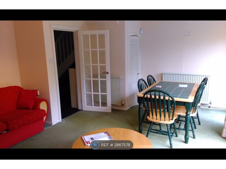 Property photo 3 of 14 Lounge