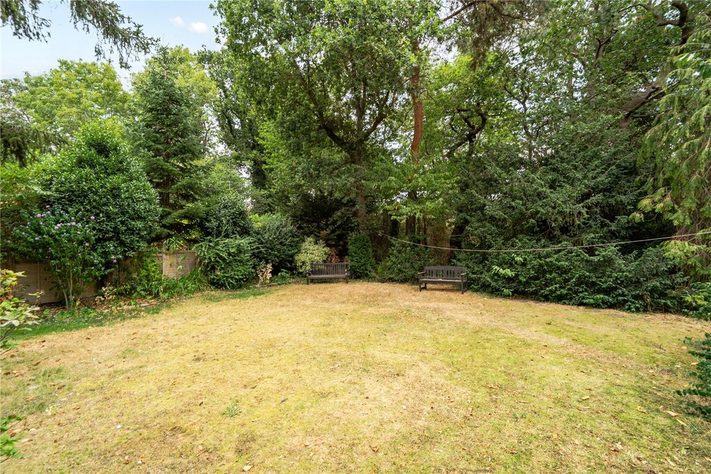 Property photo 3 of 13 Garden