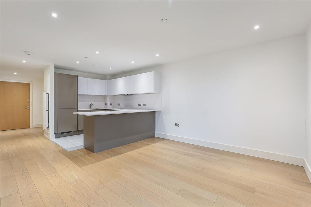 Property photo 3 of 13 Kitchen.Jpeg