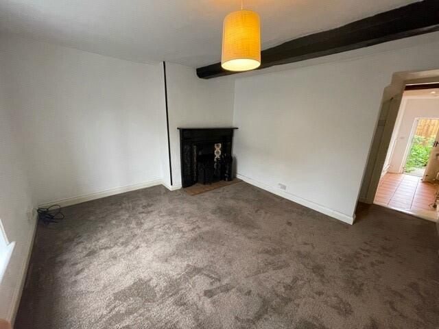 Property photo 3 of 11 Living Room