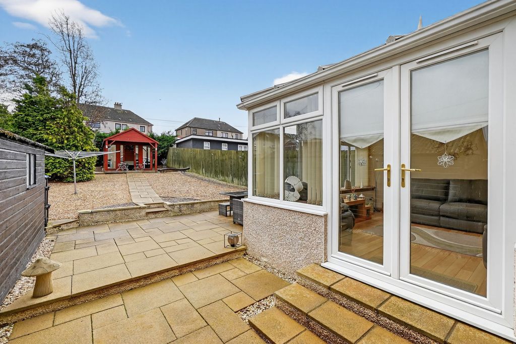 Property photo 2 of 29