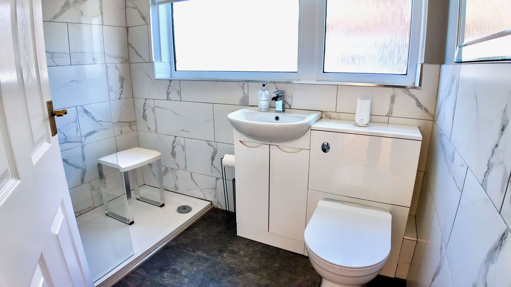 Property photo 3 of 35