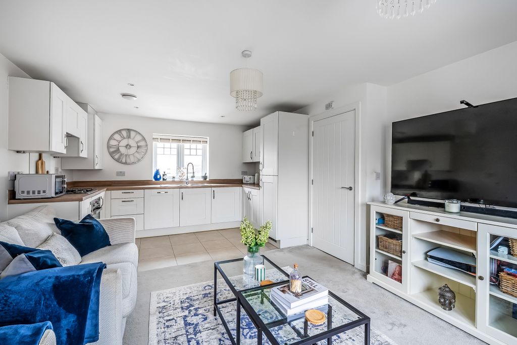 Property photo 2 of 19 2