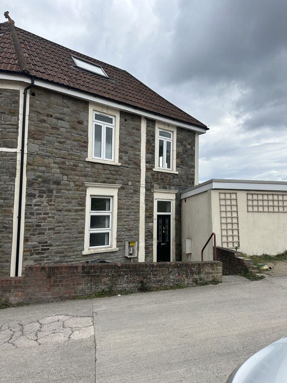 Property photo 1 of 11 Charming Exterior Of A Well-Maintained Stone House...