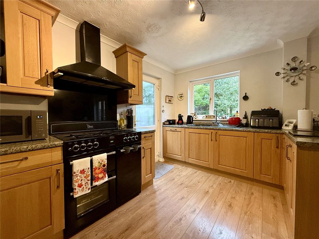 Property photo 2 of 12 Picture No. 08