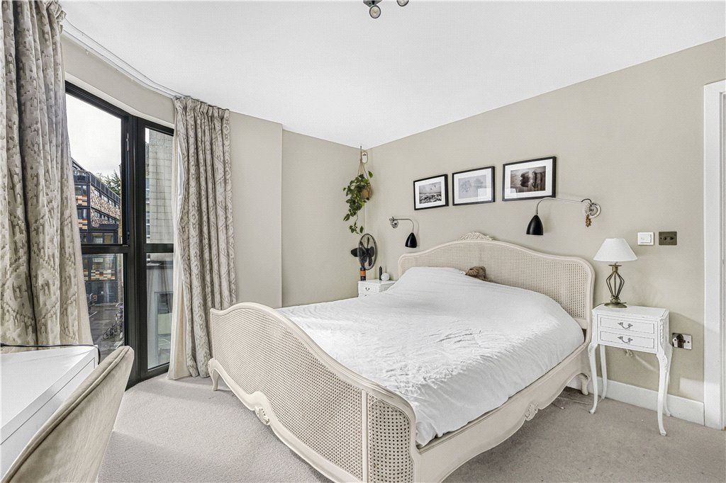 Property photo 3 of 7 Bedroom