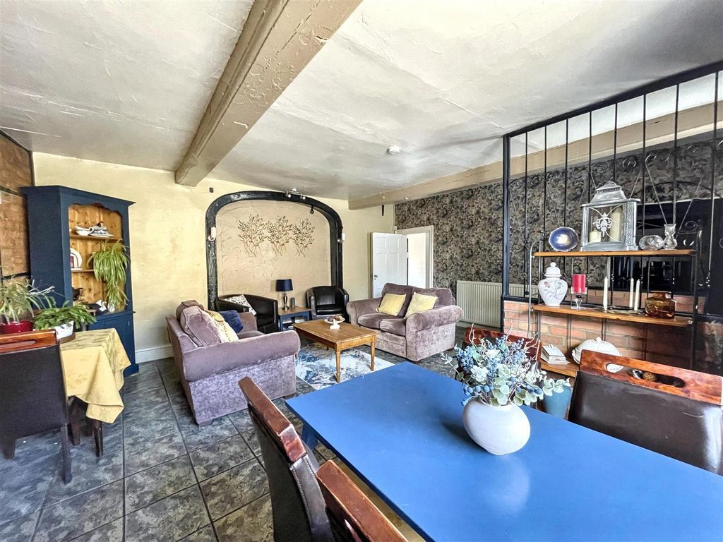 Property photo 2 of 25 Img_2367.Jpg