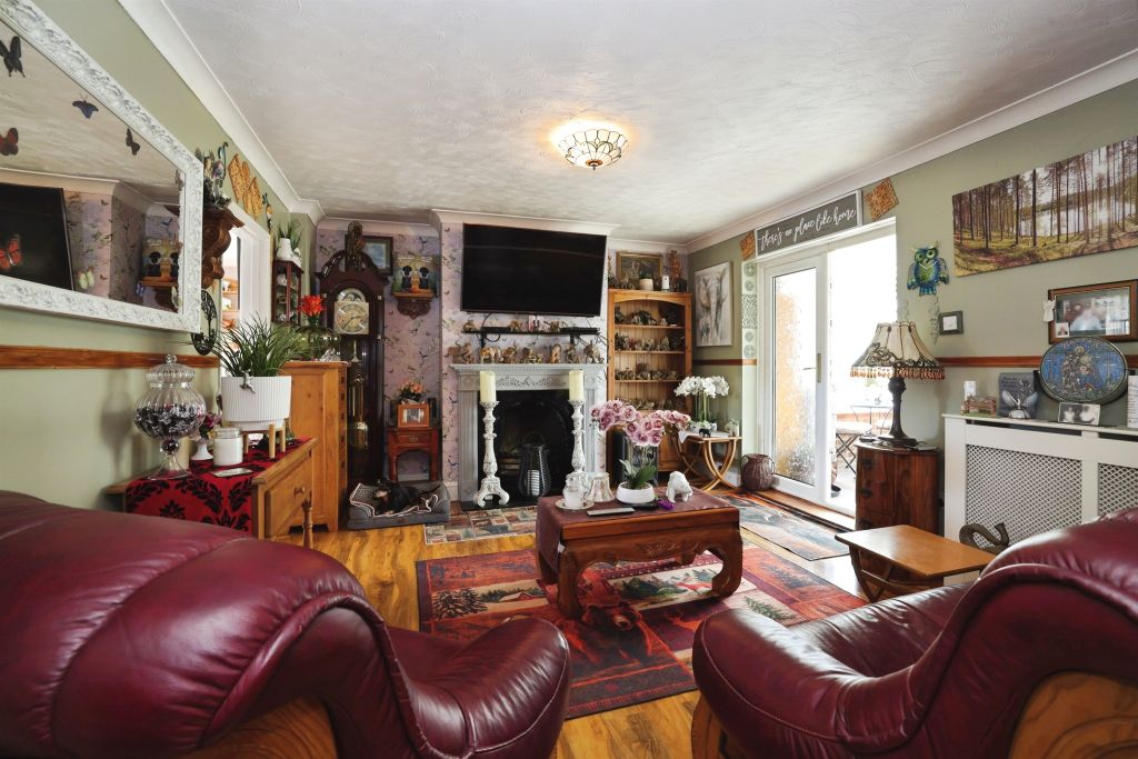 Property photo 2 of 20