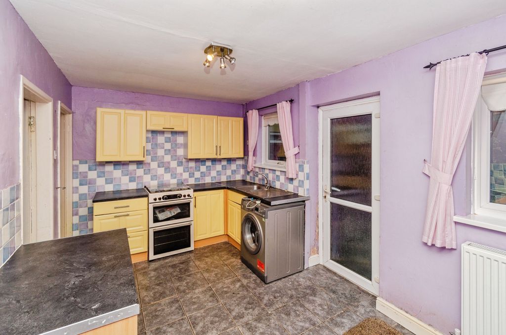 Property photo 2 of 19 Kitchen Diner