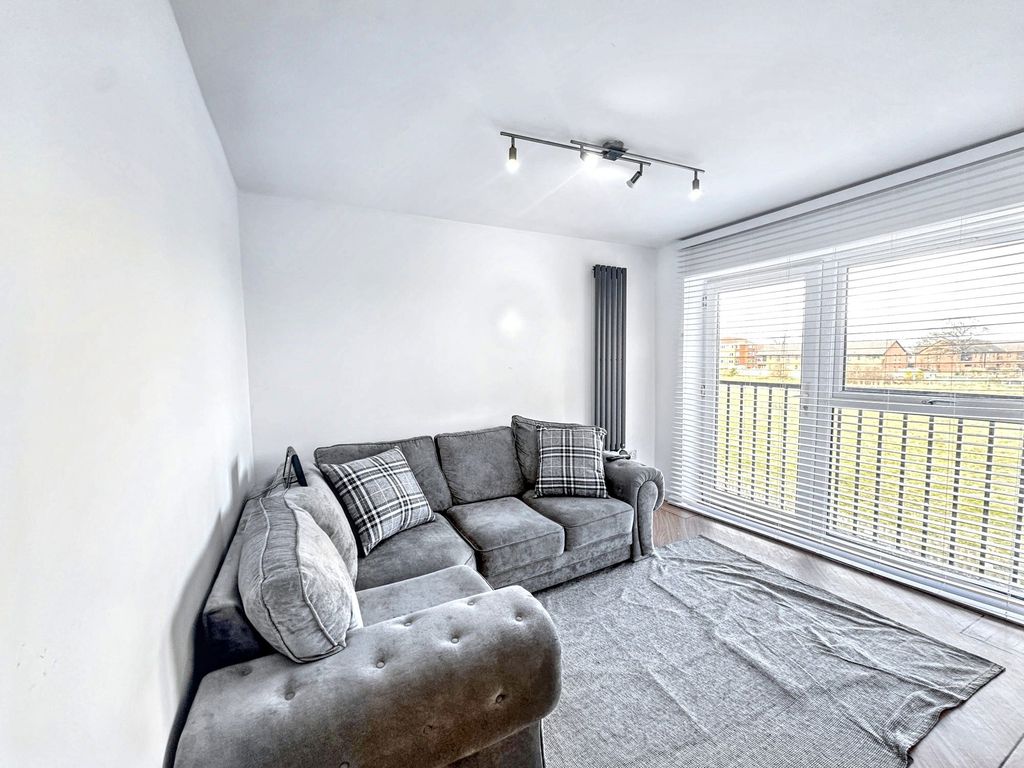 Property photo 2 of 9