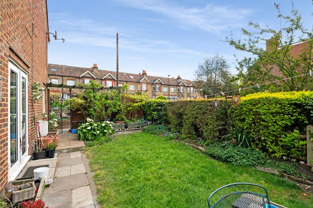 Property photo 3 of 11