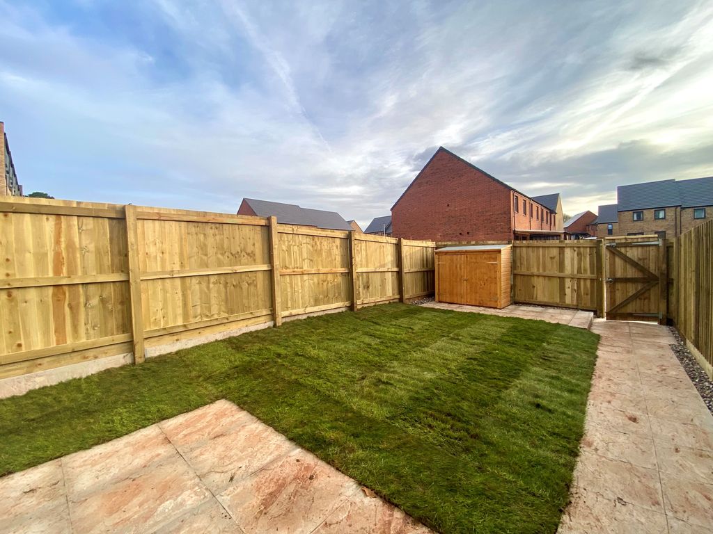 Property photo 2 of 24 23