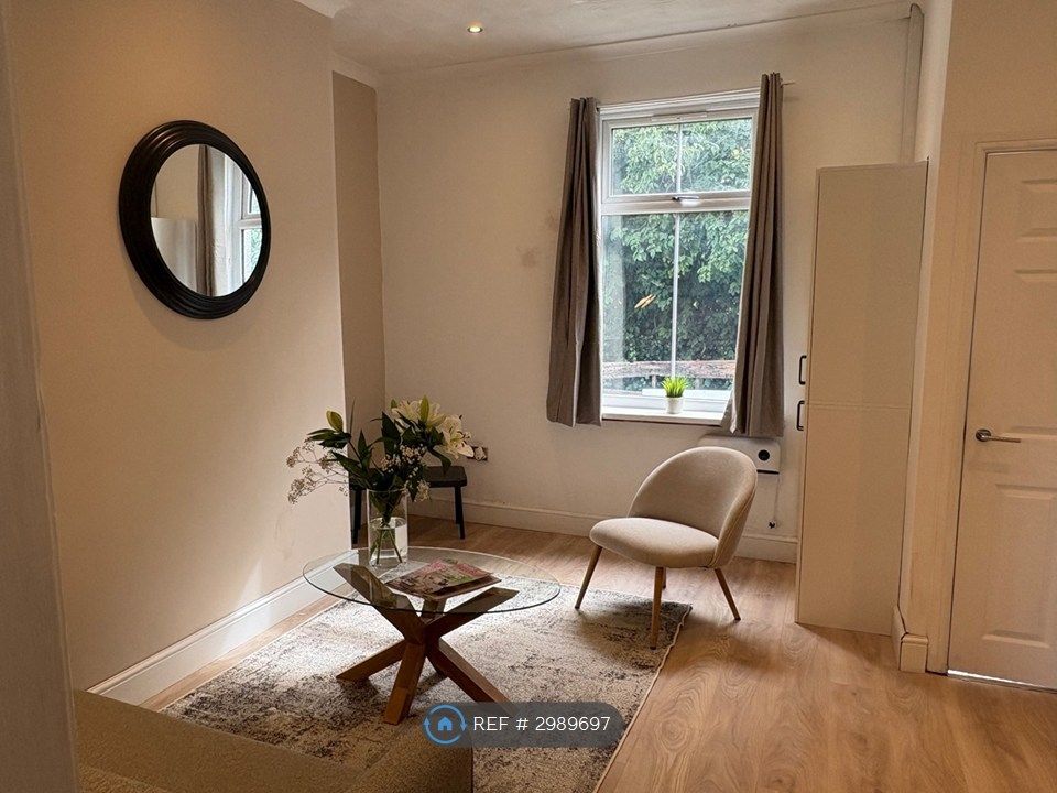 Property photo 2 of 34