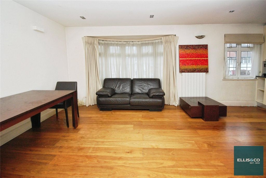 Property photo 1 of 9 Picture No. 18