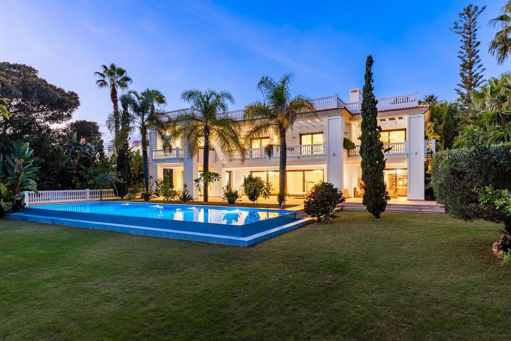 Property photo 1 of 25 Villa, Guadalmina Baja
