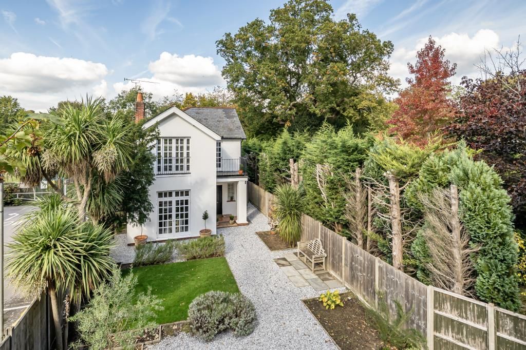 Property photo 3 of 24 External View