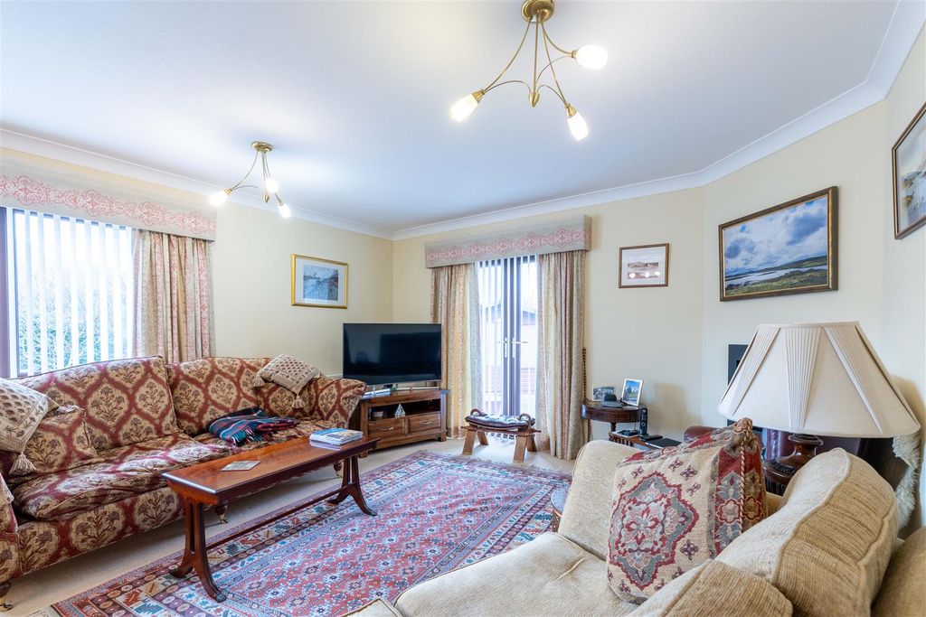 Property photo 3 of 23 S003.Jpg