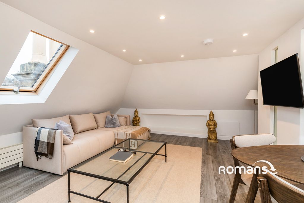 Property photo 2 of 12 Pbox-Img.Jpg