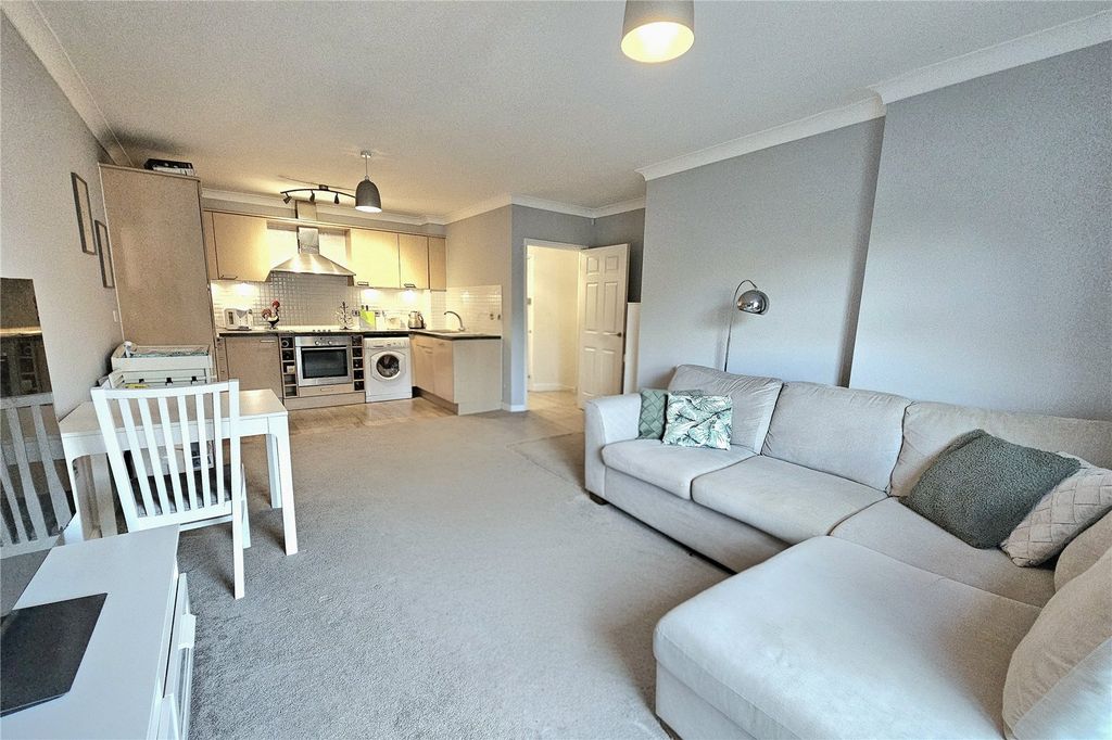 Property photo 3 of 11 Picture No. 10