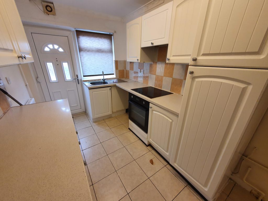 Property photo 3 of 13 Kitchen